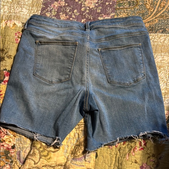 Universal Thread Distressed Light Blue Jean Shorts - Picture 5 of 5
